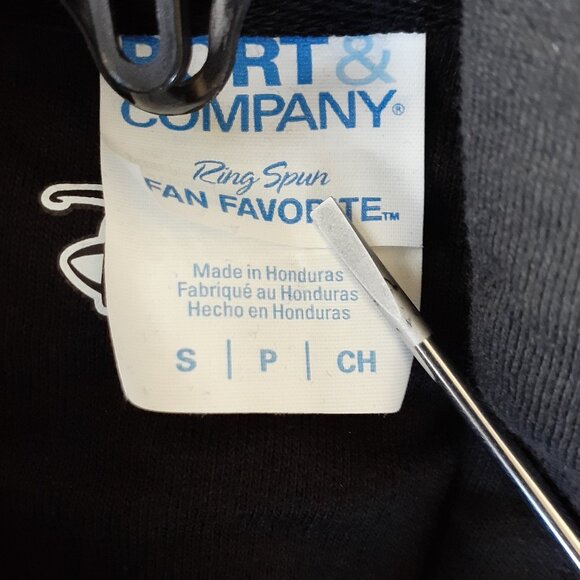 New Small Dead Men Tell No Tales Crossbones Black Pullover Hoodie - Picture 6 of 7